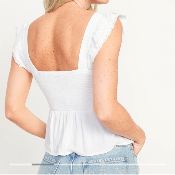 Old navy fitted flutter sleeve smocked top in black. - Picture 5 of 6